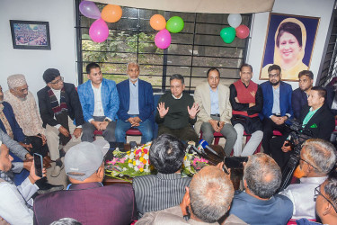 ব্যবসায়ী প্রতিষ্ঠান দলীয়করণের বিপক্ষে বিএনপি: আমীর খসরু