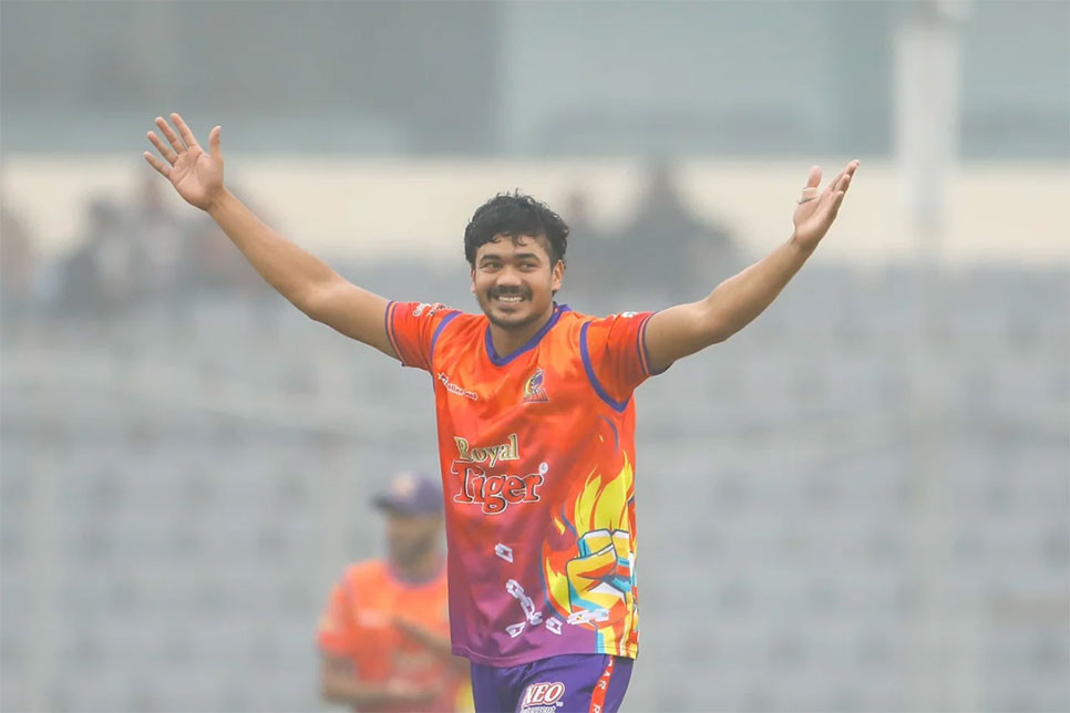 বিপিএল: ঢাকাকে গুঁড়িয়ে রাজশাহীর দুর্দান্ত জয়