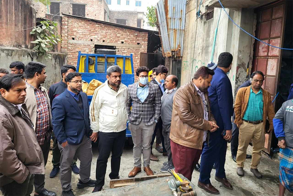 ফতুল্লার ভূইগড়ে অবৈধ গ্যাস সংযোগ উচ্ছেদে আকস্মিক অভিযান