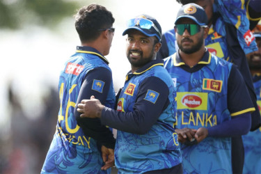 ৪২৯ রানের টি-টোয়েন্টি ম্যাচে শেষ হাসি লঙ্কানদের