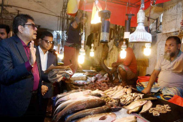 ‘পলিথিন শপিংব্যাগ উৎপাদন বন্ধে অভিযান আরও জোরালো হবে’