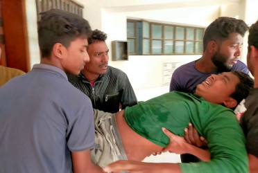 ইবিতে নির্মাণাধীন ভবন থেকে পড়ে আহত শ্রমিক