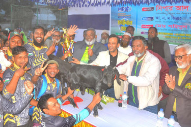 বগুড়ায় প্রিমিয়ার লীগের চূড়ান্ত খেলার পুরস্কার বিতরণ