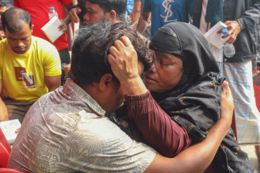 পরিবারের কাছে ফিরলেন ৯০ নাবিক, একজন ফিরলেন না