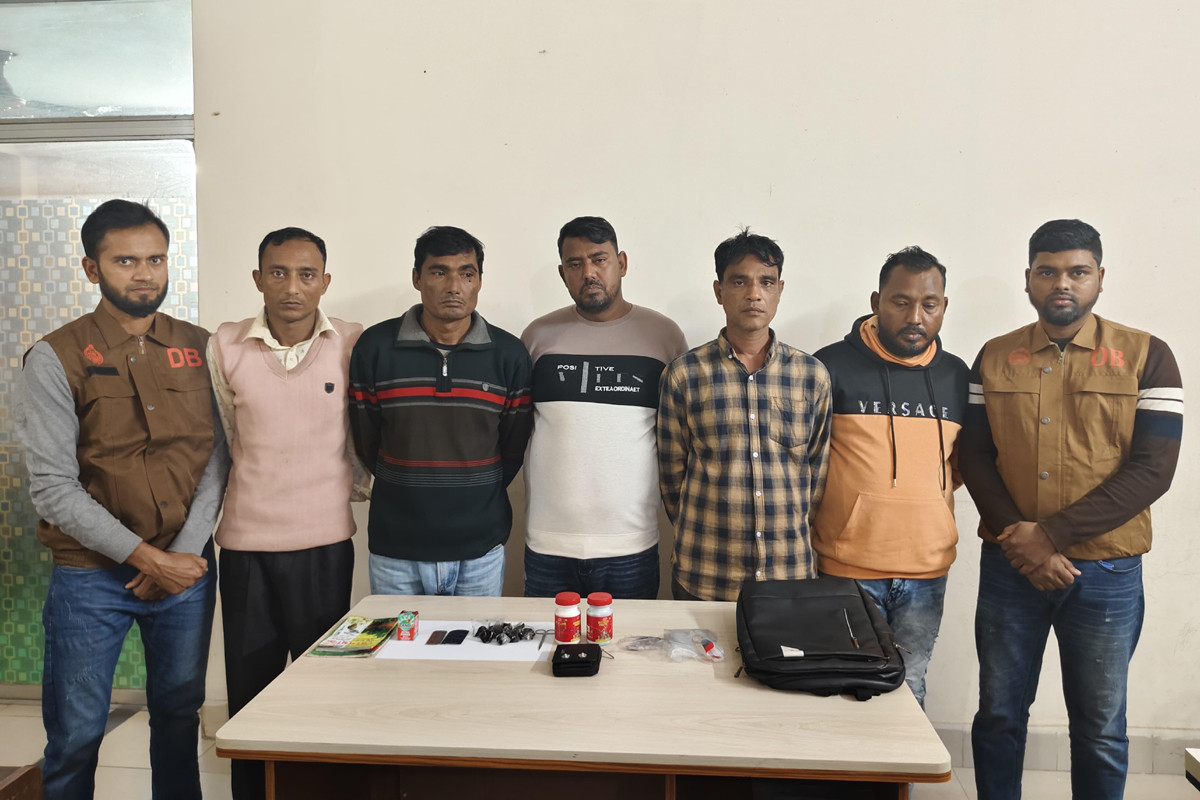 আশুলিয়ায় অজ্ঞানপার্টির ৫ সদস্য গ্রেফতার
