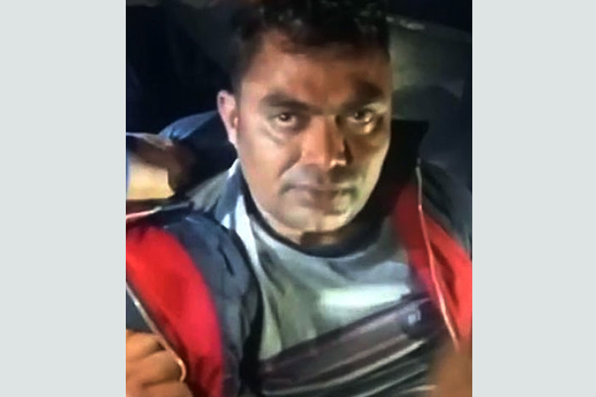 চাঁদা দাবির অভিযোগে দিনাজপুরে ছাত্রদল নেতা আটক