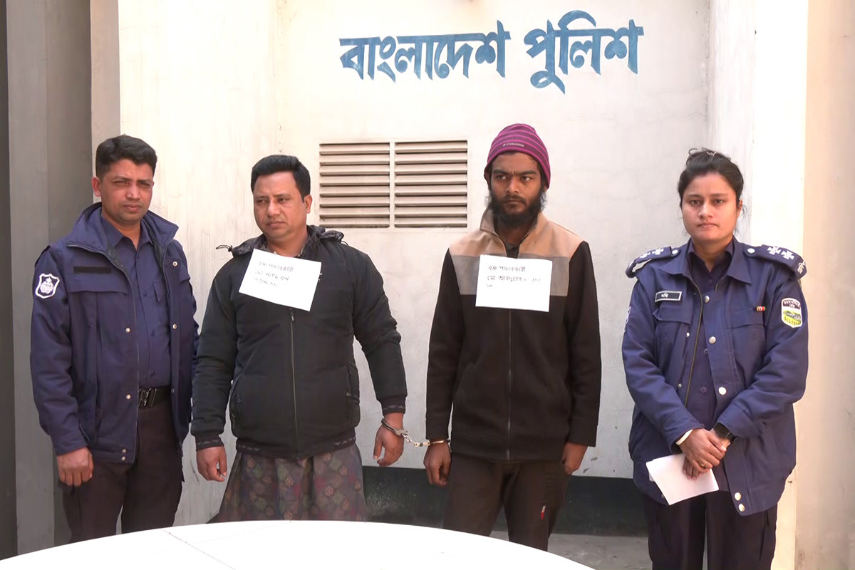 এক ব্যাগে স্যালাইন মিশিয়ে তিন ব্যাগ বানিয়ে বিক্রি করতো তারা