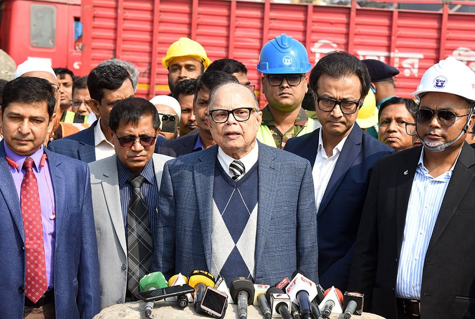 বাণিজ্যকে আমরা রাজনীতির সঙ্গে মিলাচ্ছি না : খাদ্য উপদেষ্টা
