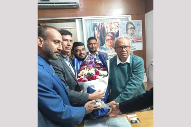 বিএনপির নেতা-কর্মীদের ঐক্যবদ্ধ থাকতে হবে: রিজভী