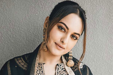 জীবনকে বিয়ের মাপকাঠিতে বিচার করা উচিত না: সোনাক্ষী