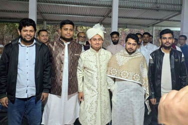 নতুন জীবনের জন্য দোয়া চাইলেন সারজিস