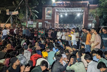 শিক্ষা উপদেষ্টার বক্তব্য প্রত্যাখ্যান তিতুমীরের শিক্ষার্থীদের, আজই ব্যারিকেডের ডাক
