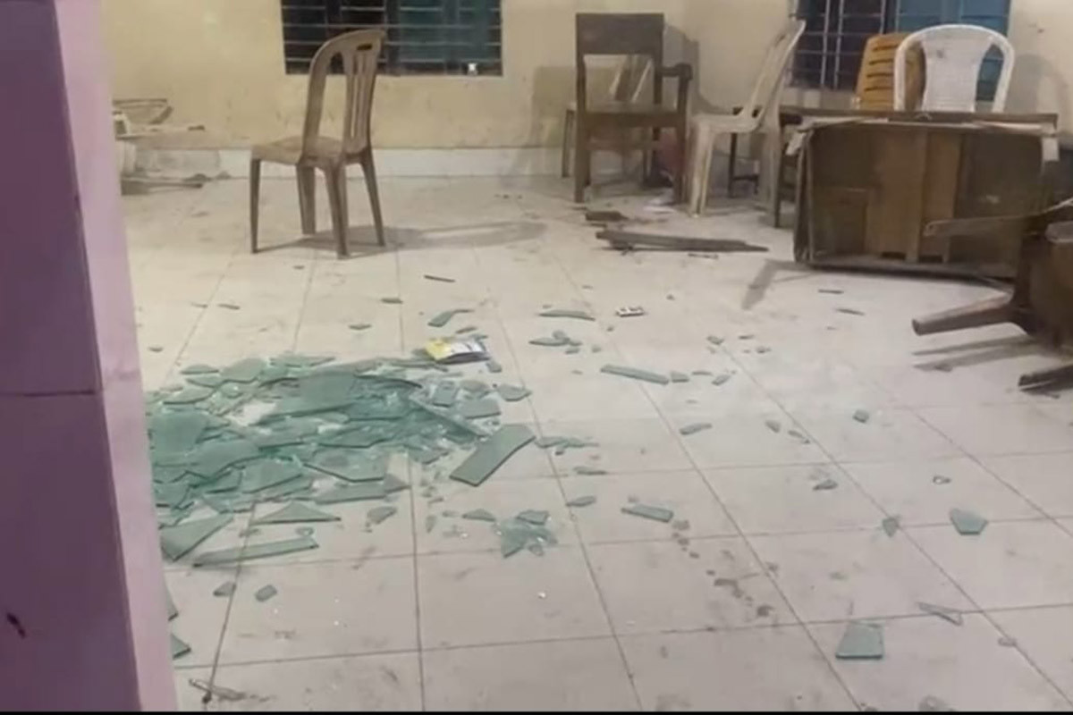 নোয়াখালীতে থানার গোলঘরে মারামারি, আটক ৬