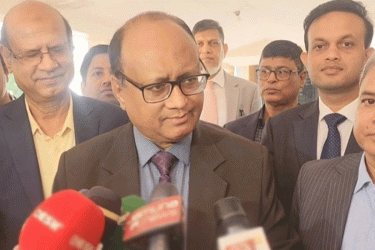 অভিযুক্তদের পাশের দেশ থেকে ফিরিয়ে আনা হবে: দুদক চেয়ারম্যান