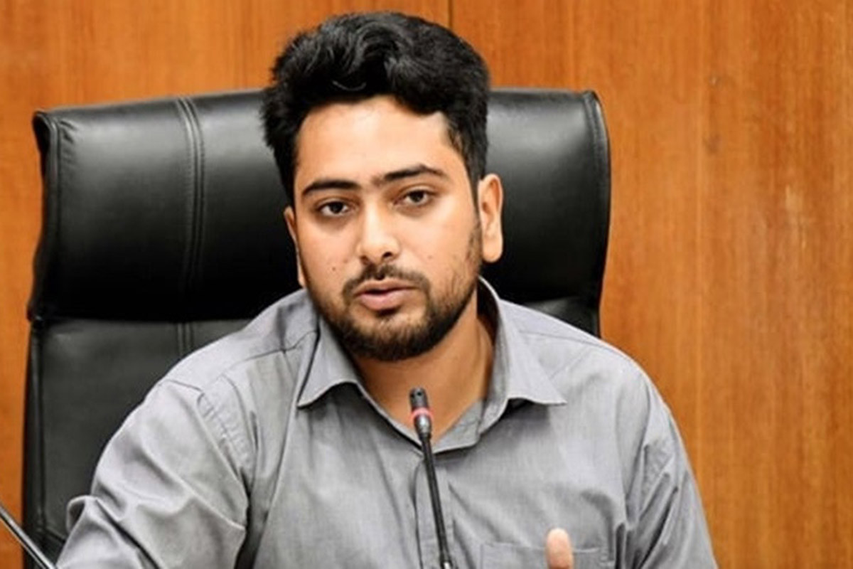 জুলাই শহিদ পরিবারকে দেওয়া চাকরি কোটা হিসেবে যুক্ত হবে না: উপদেষ্টা নাহিদ
