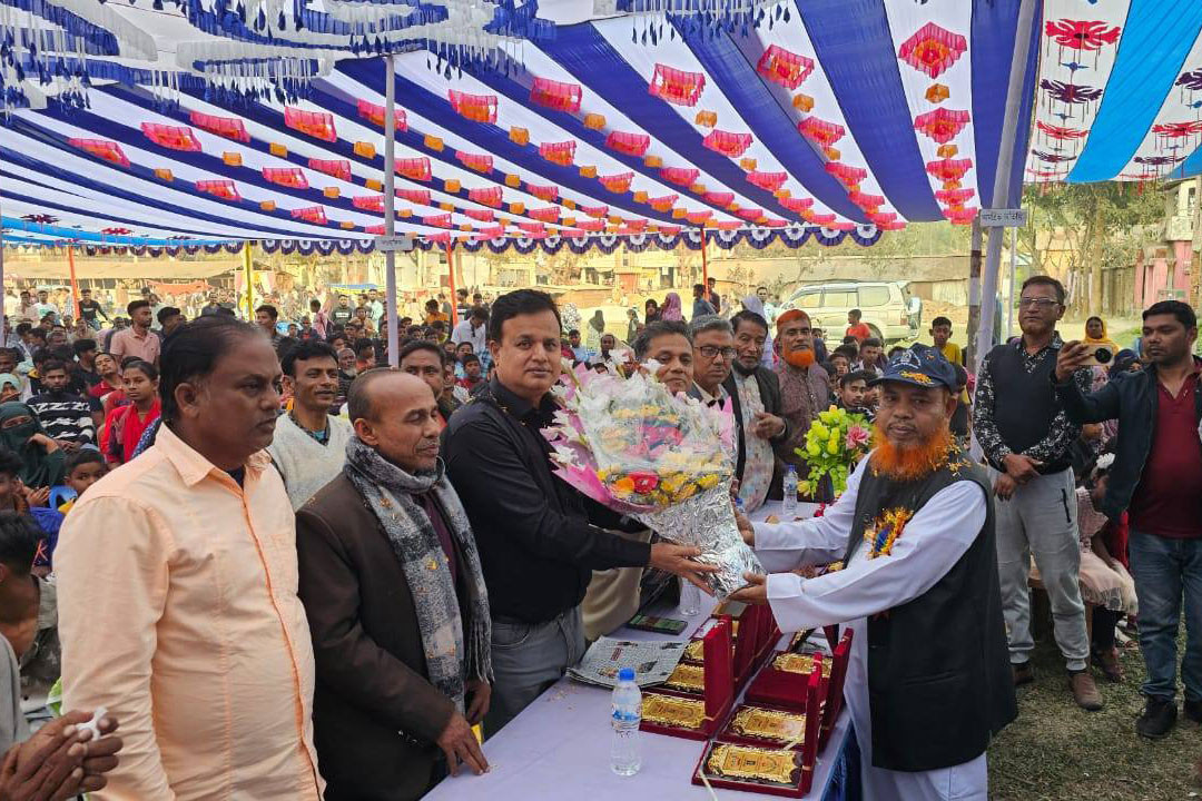 সাধারণ মানুষ ও ছাত্র-ছাত্রীরা রাস্তায় দাঁড়িয়ে দেশ স্বাধীন করেছে: মোশারফ হোসেন