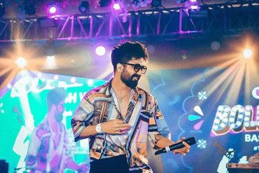 গাইতে গিয়ে পুলিশের হাতে আটক জনপ্রিয় গায়ক হার্ডি
