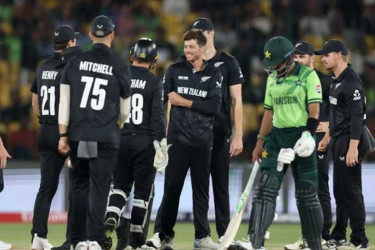 নিউজিল্যান্ডের কাছে হার দিয়ে চ্যাম্পিয়ন্স ট্রফি শুরু পাকিস্তানের