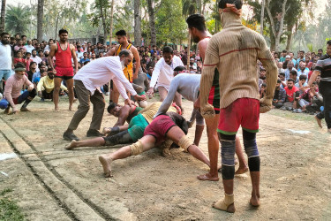 উজিরপুরে ঐতিহ্যবাহী কাবাডি খেলা অনুষ্ঠিত