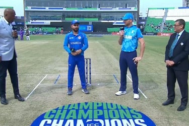 ইংল্যান্ডের বিপক্ষে বাঁচা-মরার ম্যাচে ব্যাটিংয়ে আফগানিস্তান