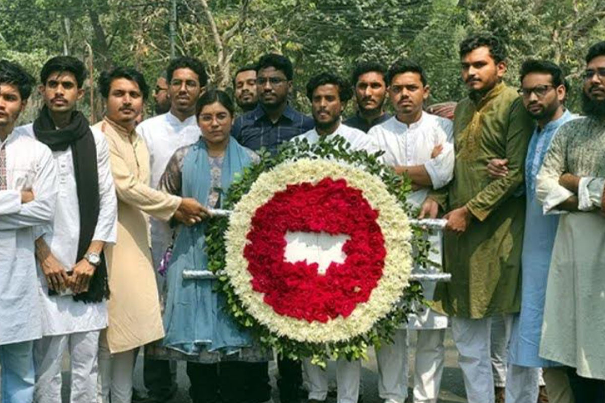 জুলাই শহীদদের কবর জিয়ারতের মাধ্যমে গণতান্ত্রিক ছাত্রসংসদের কার্যক্রম শুরু