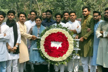 জুলাই শহীদদের কবর জিয়ারতের মাধ্যমে গণতান্ত্রিক ছাত্রসংসদের কার্যক্রম শুরু