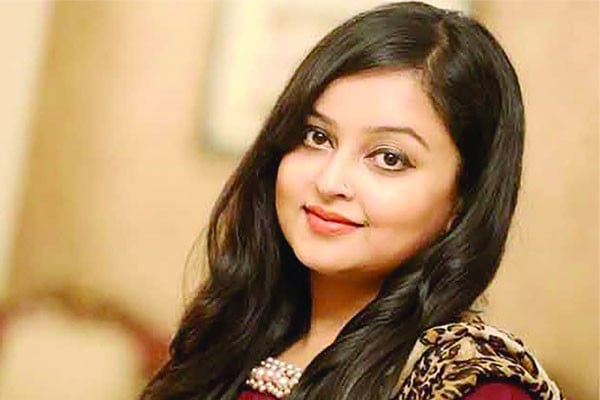 ফিরলেন ঐন্দ্রিলা