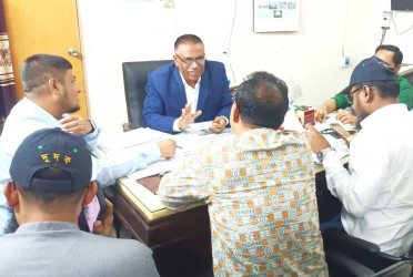 গোপালগঞ্জে খাদ্য নিয়ন্ত্রক কার্যালয়ে দুদকের অভিযান