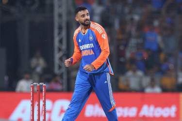 বরুণকে নিয়ে মধুর সমস্যায় ভারত