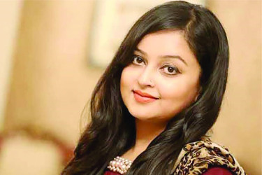 ফিরলেন ঐন্দ্রিলা