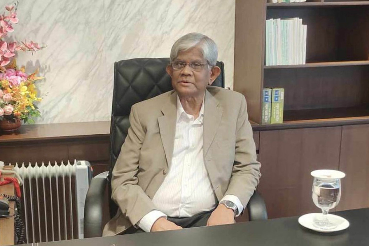 নিত্যপণ্যের দাম আরও কমানোর চেষ্টা চলছে : অর্থ উপদেষ্টা
