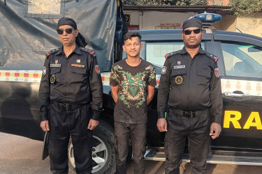 রাজধানীতে হত্যা মামলার আসামি বোমা মুন্না গ্রেফতার