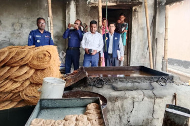 অস্বাস্থ্যকর পরিবেশে লাচ্ছা তৈরি, ১ লাখ টাকা জরিমানা