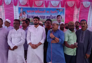 বাঁচার জন্য শেখ পরিবার ধর্ম ত্যাগ করেছে: মফিকুল