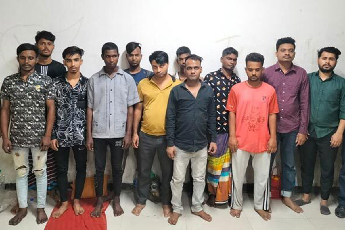 মোহাম্মদপুরে বিশেষ পুলিশি অভিযানে গ্রেফতার ১৩