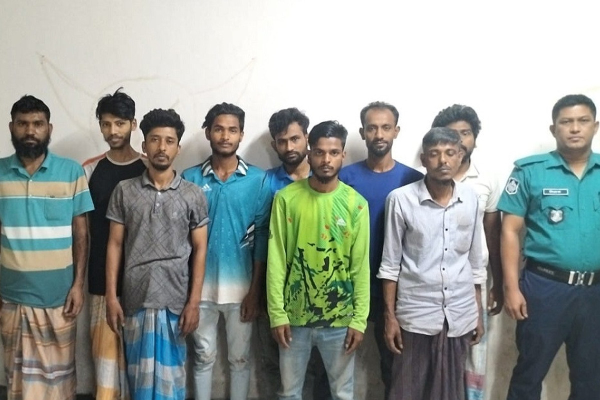 রাজধানীতে পুলিশের অভিযানে ১০ অপরাধী গ্রেফতার