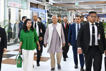 চীনের উদ্দেশে ঢাকা ছাড়লেন প্রধান উপদেষ্টা