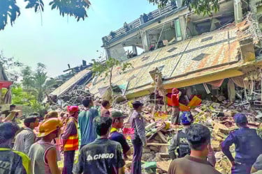 মিয়ানমারে ভূমিকম্পে লাখো মানুষ উদ্বাস্তু