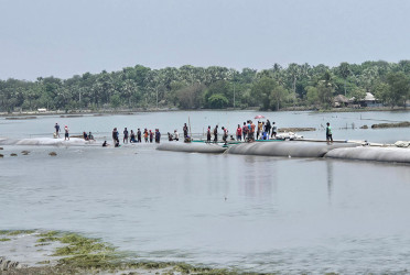 খোলপেটুয়া নদীর ভেঙে যাওয়া বাঁধ মেরামত, এলাকায় স্বস্তি