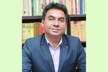 বাণিজ্যিক যোগাযোগ বাড়াতে হবে