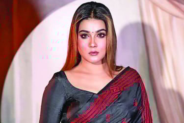 নতুন জীবনের খোঁজে মাহি