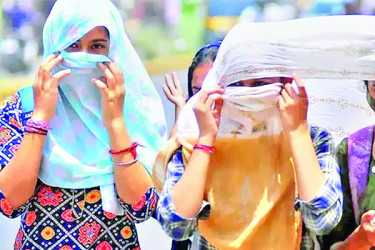 তাপপ্রবাহের কবলে ১৩ জেলা