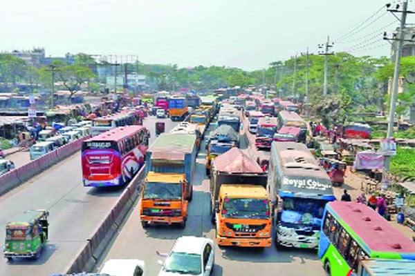 ৩৫ কিমি জুড়ে যানজট