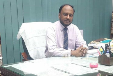 রাবি রেজিস্ট্রারের বাড়ির সামনে ককটেল বিস্ফোরণ