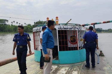 পিরোজপুরে অবৈধ বালু উত্তোলনে এক লাখ টাকা জরিমানা