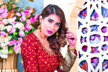 হাল ফ্যাশনে রঙিন চুল