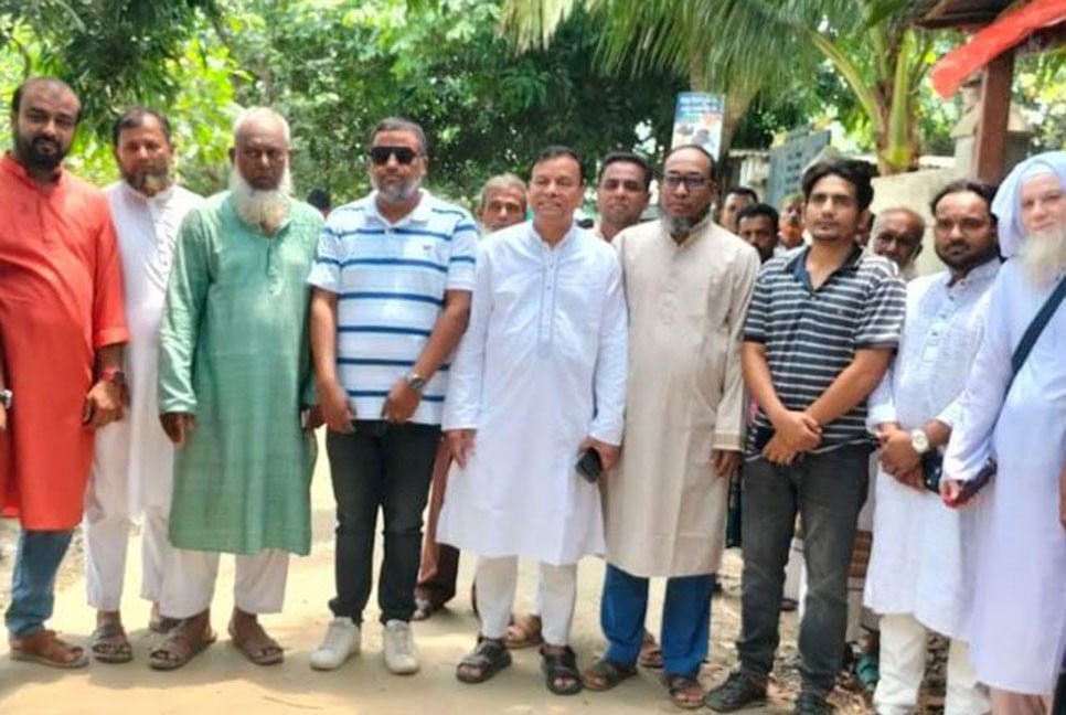 'আড়ালিয়া গ্রামে ক্ষতিগ্রস্তদের আর্থিক সহায়তা দিবে বিএনপি'