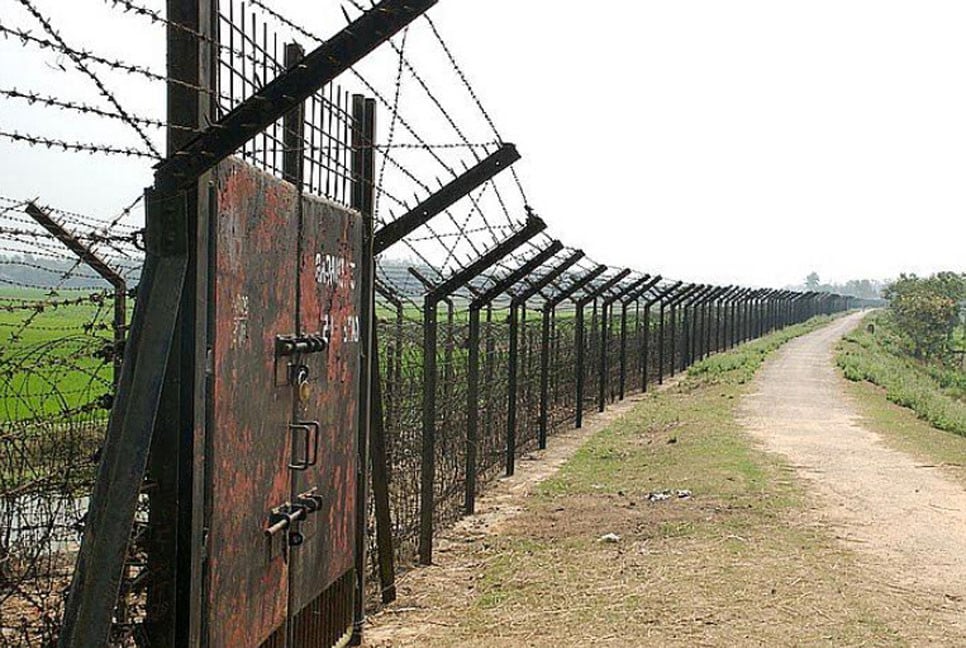বিএসএফ ধরে নেয় দুই বাংলাদেশিকে, পাল্টা জবাবে ২ ভারতীয় আটক