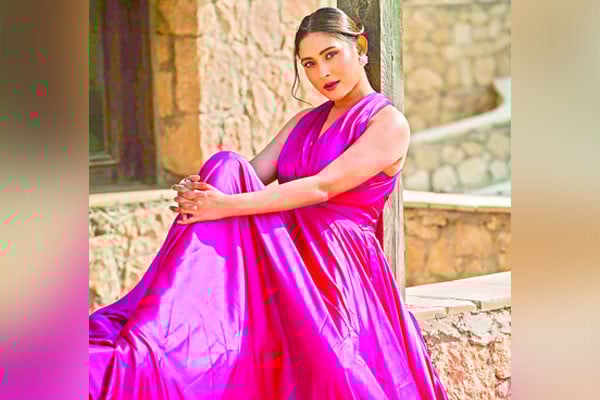 মেহজাবীনের বৃহস্পতি তুঙ্গে