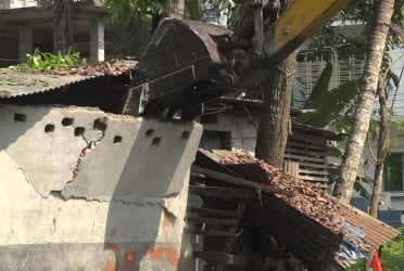 পিরোজপুরে খনন করা হচ্ছে ভাড়ানি খাল, চলছে অবৈধ স্থাপনা উচ্ছেদ